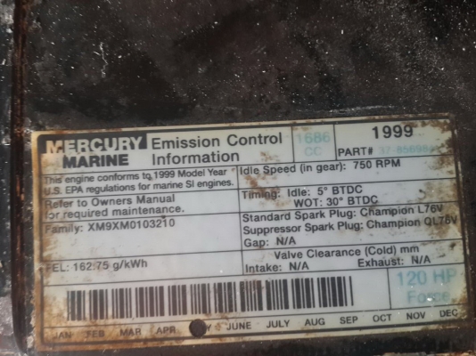 Bayliner Capri 18 ฟุต พร้อมทะเบียน และเทเลอร์