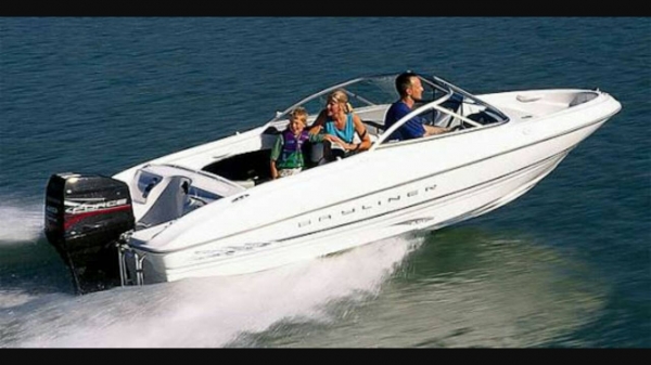 Bayliner Capri 18 ฟุต พร้อมทะเบียน และเทเลอร์