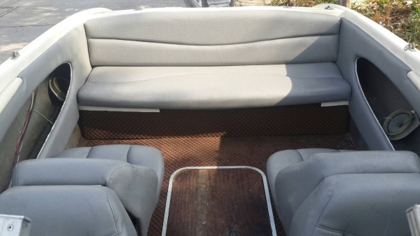 Bayliner Capri 18 ฟุต พร้อมทะเบียน และเทเลอร์