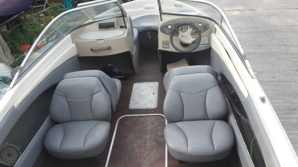 Bayliner Capri 18 ฟุต พร้อมทะเบียน และเทเลอร์