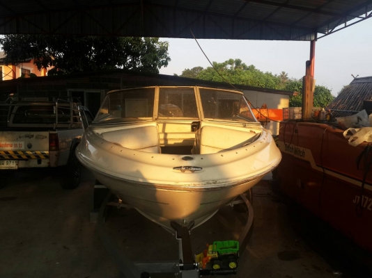 Bayliner Capri 18 ฟุต พร้อมทะเบียน และเทเลอร์