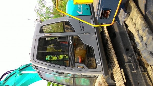 ขายด่วน รถขุด KOBELCO SK100-3   ซุปเปอร์  แทรค 50  เก่า ญี่ปุ่น    สภาพสวย  โซ่ดี  เอวแน่น  ปั๊มสวย  ไฟฟ้าครบ  โทร  081-3848169  คมศักดิ์