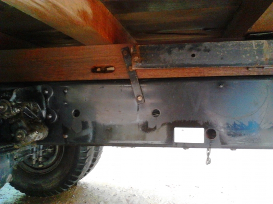 ขายหกล้อMEGA ซีรี่500  150 แรง  กระบะคาโก้เปิดข้างได้ ยาว 5.50 ม.