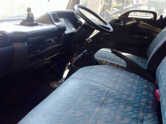 หกล้อ อีซูซุ NKR130โบว์รถห้าง สภาพดีสวยรถใช้งานมาน้อย ทะเบียนพร้อม ม.79แล้ว