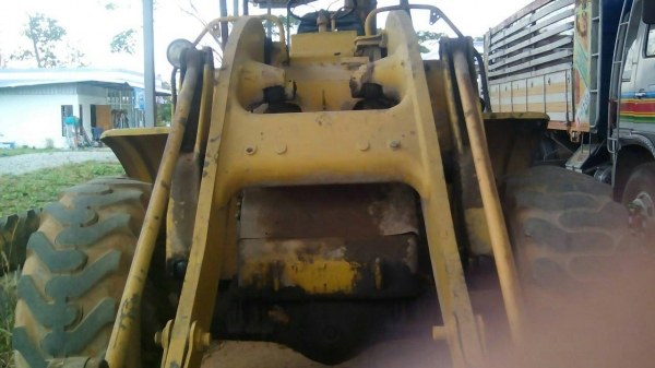 ขายด่วนรถตักเอวอ่อนล้อยางCAT950สภาพพร้อมใช้งานราคาถูก