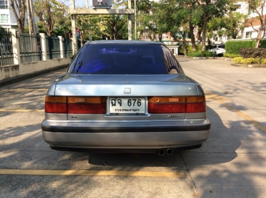 ขายรถHonda accord ปี92 วางเครื่องF22B V-tec เกียร์ธรรมดา ติดแก๊สLPGระบบหัวฉีด เพาเวอร์ กระจกไฟฟ้าทั้งคัน ภายในสวยเดิมมากสะอาดแอร์เย็นฉ่ำ วิทยุCDพร้อม ตัวถังสีเงาสวยเดิมๆไม่มีชนเลย หน้าหลังเดิมมาก ล้อแม็กเดิมๆ รถขับดี ช่วงล่างนิ่ม รถพร้อมใช้งานได้เลยครับ