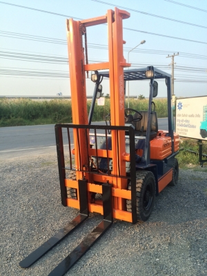 ขาย โฟล์คลิฟ TOYOTA 2.5 ตัน 4 เมตร รุ่น 5 เครื่องดีเซล1Z เกียร์ธรรมดา เครื่องดีเกียร์ดี พร้อมใช้งาน 265,000 ฿ จะเด็ด 094-4267888