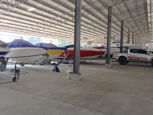 เภตรามารีน่า ปทุมธานี   รับฝากเรือในโรงจอดอย่างดี