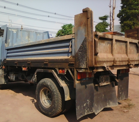 หกล้อ อีซูซุ NPR-59LU5F-115สั่่งลุยแท้ ปี38 ดััมสามมิตร5คิว สภาพดีเดิมๆสวยจัดทั้งคัน เล่มทะเบียนเอกสาร  ม.79 รถไม่ได้ล่างมา3ฤดูฝน ครับ