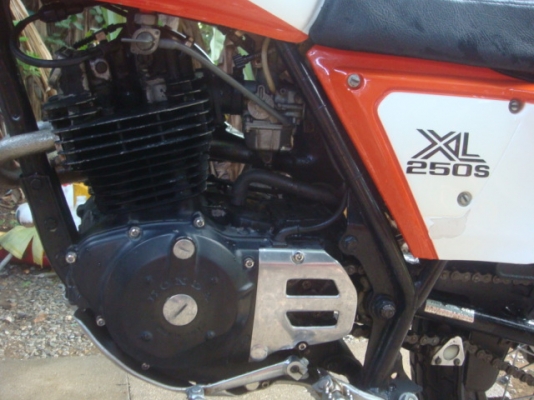 ขายHONDA XL250sสภาพสวยมากมีอินวอยพร้อมรถไม่ได้ใช้/ไม่เคยขี่ลุยน่าสะสม