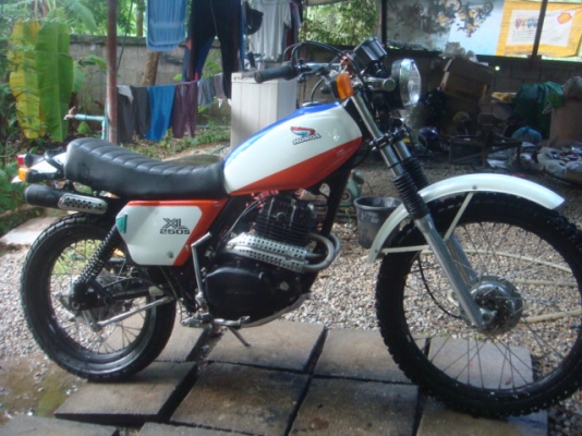 ขายHONDA XL250sสภาพสวยมากมีอินวอยพร้อมรถไม่ได้ใช้/ไม่เคยขี่ลุยน่าสะสม