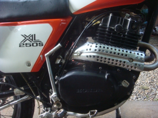 ขายHONDA XL250sสภาพสวยมากมีอินวอยพร้อมรถไม่ได้ใช้/ไม่เคยขี่ลุยน่าสะสม