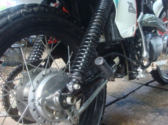 ขายHONDA XL250sสภาพสวยมากมีอินวอยพร้อมรถไม่ได้ใช้/ไม่เคยขี่ลุยน่าสะสม