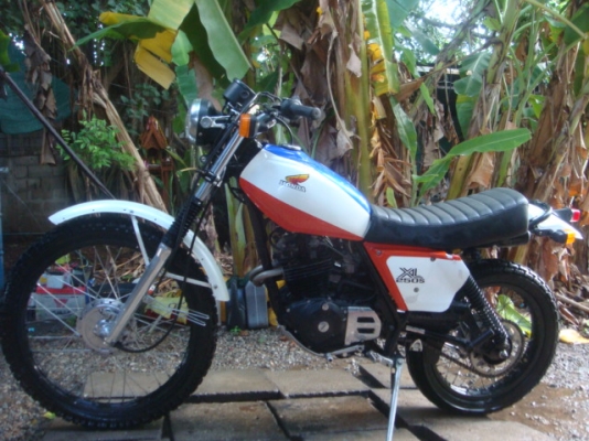 ขายHONDA XL250sสภาพสวยมากมีอินวอยพร้อมรถไม่ได้ใช้/ไม่เคยขี่ลุยน่าสะสม