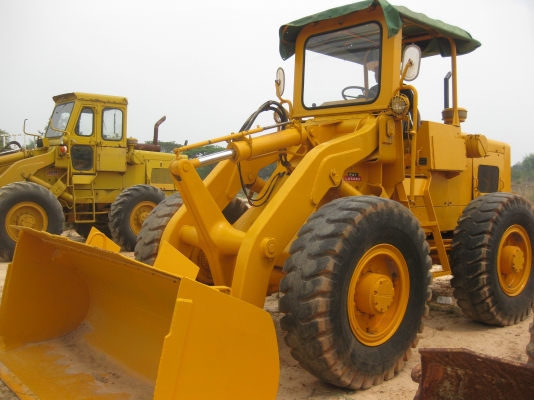 รถตักล้อยาง JH