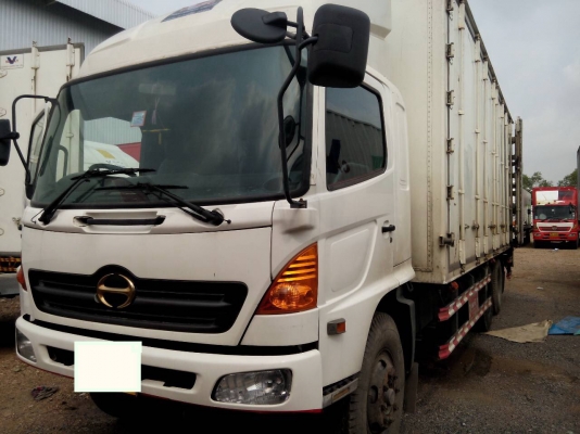 ขายรถ 10 ล้อ HINO  MEGA FL  เพลาเดียว ตู้ 10 บาน ยาว7.5 เมตร   เครื่องยนต์ 220 แรงม้า  สนใจติดต่อ 089-8914921 คุณ ตุ๊กตา