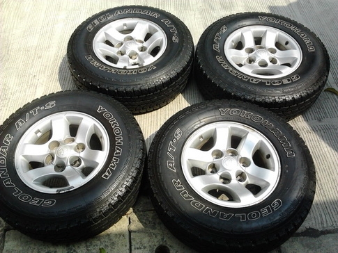 Max + Yoko AT 235/75/15 ปี10 สวยๆ 1ชุด