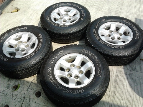 Max + Yoko AT 235/75/15 ปี10 สวยๆ 1ชุด