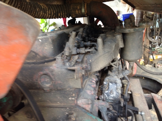 ขาย รถเกี่ยวข้าวไทยเจริญการช่าง มีภาพวีดีโอ เครื่องยนต์ ISUZU 185  แรง  ราคา 285,000 บาท อุ้ม 2.5 ตัน  ปั๊มไดกิ้นเบอร์ 21 ช่วงล่างตัวเดิน 10HT รถพร้อมใช้งาน  ราคา 285,000 บาท โทร 081 -9972972  089-8451778