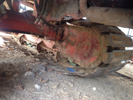 ขาย รถเกี่ยวข้าวไทยเจริญการช่าง มีภาพวีดีโอ เครื่องยนต์ ISUZU 185  แรง  ราคา 285,000 บาท อุ้ม 2.5 ตัน  ปั๊มไดกิ้นเบอร์ 21 ช่วงล่างตัวเดิน 10HT รถพร้อมใช้งาน  ราคา 285,000 บาท โทร 081 -9972972  089-8451778