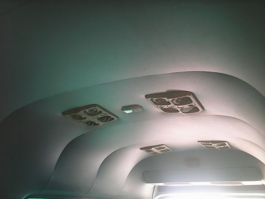 ขายรถตู้ NISSAN URVAN แอร์เย็นๆ สภาพสวยน่าใช้ ราคาเบาๆ 195000 บาท