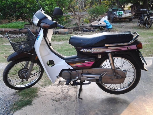 ขาย Honda ดรีม เดิมๆทะเบียนพร้อมโอน ขาดต่อปีเดียว เอกสารพร้อมครับ สนใจติดต่อได้ครับราคาไม่แพงครับ 8900 บาทครับ รับเทรินทุกรุ่นครับ.