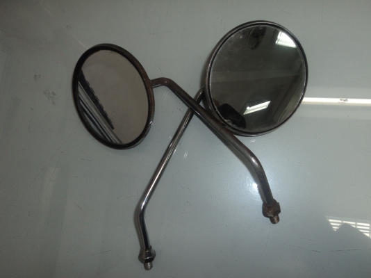 กระจกมอไซค์โบราณ  1 คู่แท้ โทร.081-005-8785