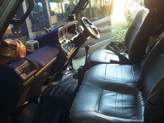 ขายรถตู้หัวจรวด  เครื่อง3 s  เกียร์2L  ยางใหม่  เเม็คใหม่  เอกสารเเจ้งลงเล่มเรียบร้อย  รดพร้อมใช้ขับกลับบ้านได้เลยครับ