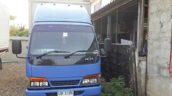 ขายรถตู้สี่ล้อไม่ติดเวลา