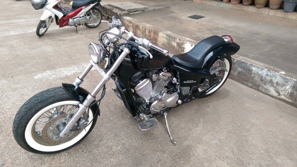 ขายคับ Honda Steed 400 แต่ง FATBOY แผงคอแต่ง EASYRIDER มีท่อแต่งเสียงลั่นๆ ยางหน้าหลังขอบขาวเต็มๆ อินวอยส์ สรรพสามิตร ขาย 63500 บาท พร้อมส่งทั่วไทยคับ สนใจติดต่อ 081-0578282 ไอดีไลน์ POPBIGBIKESAKON คับ สนใจรถสวย ถูก ดี ต้อง POP BIGBIKE SAKONNAKHON คลิปคั