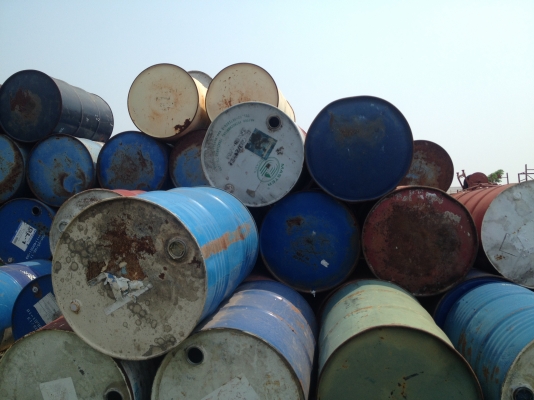 ขายถํงแดง 200 ลิตร สภาพดีมีประมาณ 400 ใบขายเหมาราคาถูกหาอยู่รีบเลยนะคะ เหมาๆเลยค่ะ