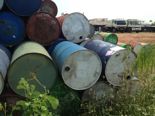 ขายถํงแดง 200 ลิตร สภาพดีมีประมาณ 400 ใบขายเหมาราคาถูกหาอยู่รีบเลยนะคะ เหมาๆเลยค่ะ