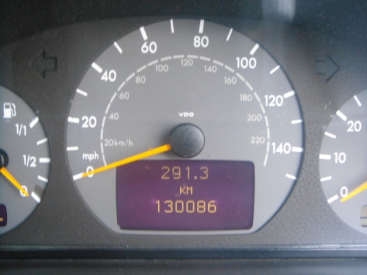 ขาย BENZ E240 AVANTGARDE w210