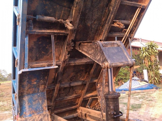 ขายดั้ม3คิว ISUZU TL 85แรง เครื่องดี คัชซีสวย ยางดี ภายในสวย สภาพพร้อมใช้งาน เอกสารพร้อมโอน สนใจโทร 090-8588220คุณนะ 093-3258446คุณบิวตี้ ID:narong498 หรือ www.truck.in.th/498 หรือfb:ณรงค์ ซื้อขายรถมือสอง(เว็บไซต์ส่วนตัว)