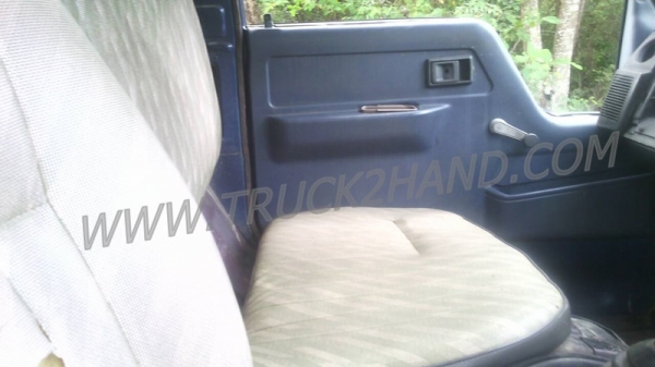 โตโยต้า4ล้อใหญ่BU61 พร้อมโครงหลังคา ยาง750-15พร้อมใช้