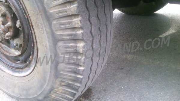 โตโยต้า4ล้อใหญ่BU61 พร้อมโครงหลังคา ยาง750-15พร้อมใช้