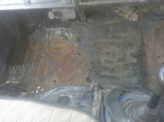 โตโยต้า4ล้อใหญ่BU61 พร้อมโครงหลังคา ยาง750-15พร้อมใช้