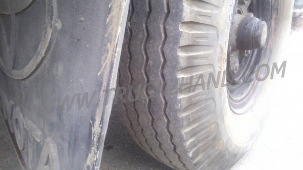 โตโยต้า4ล้อใหญ่BU61 พร้อมโครงหลังคา ยาง750-15พร้อมใช้