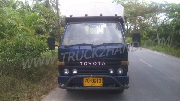 โตโยต้า4ล้อใหญ่BU61 พร้อมโครงหลังคา ยาง750-15พร้อมใช้