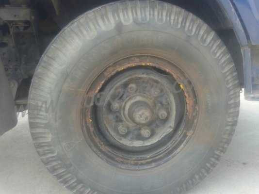 โตโยต้า4ล้อใหญ่BU61 พร้อมโครงหลังคา ยาง750-15พร้อมใช้