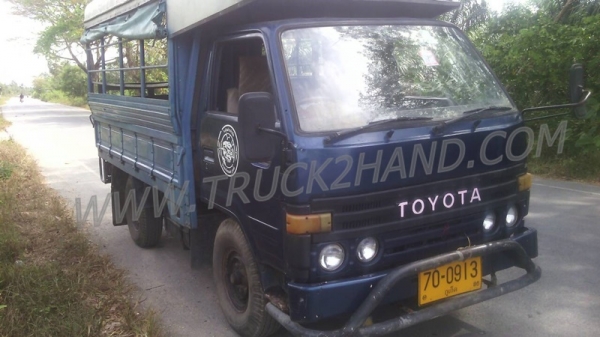 โตโยต้า4ล้อใหญ่BU61 พร้อมโครงหลังคา ยาง750-15พร้อมใช้