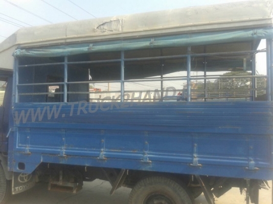 โตโยต้า4ล้อใหญ่BU61 พร้อมโครงหลังคา ยาง750-15พร้อมใช้