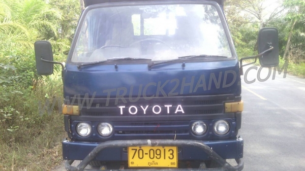 โตโยต้า4ล้อใหญ่BU61 พร้อมโครงหลังคา ยาง750-15พร้อมใช้
