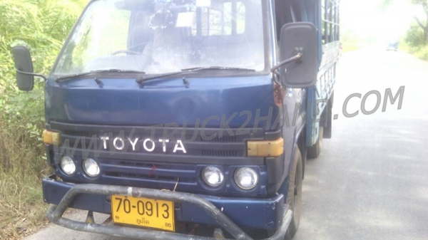 โตโยต้า4ล้อใหญ่BU61 พร้อมโครงหลังคา ยาง750-15พร้อมใช้