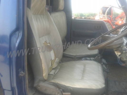 โตโยต้า4ล้อใหญ่BU61 พร้อมโครงหลังคา ยาง750-15พร้อมใช้