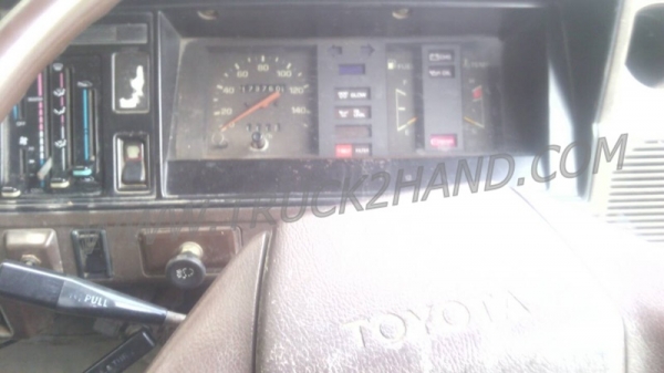 โตโยต้า 4 ล้อใหญ่ BU61 พร้อมโครงหลังคา