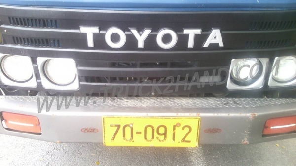 โตโยต้า 4 ล้อใหญ่ BU61 พร้อมโครงหลังคา