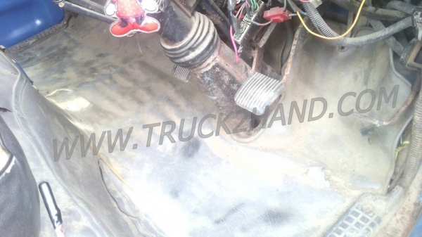 โตโยต้า 4 ล้อใหญ่ BU61 พร้อมโครงหลังคา