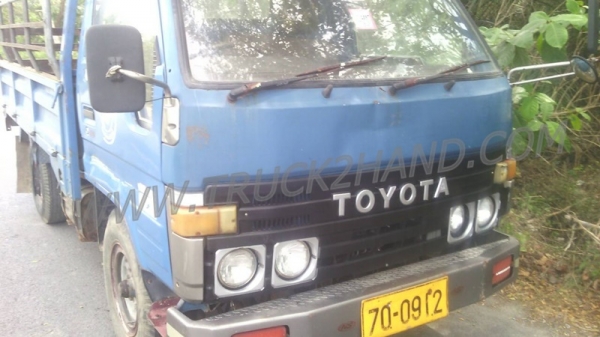 โตโยต้า 4 ล้อใหญ่ BU61 พร้อมโครงหลังคา