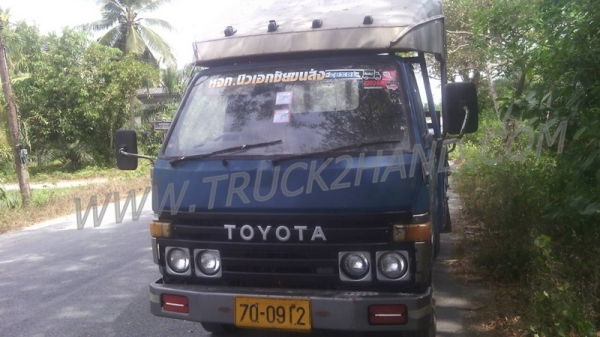 โตโยต้า 4 ล้อใหญ่ BU61 พร้อมโครงหลังคา